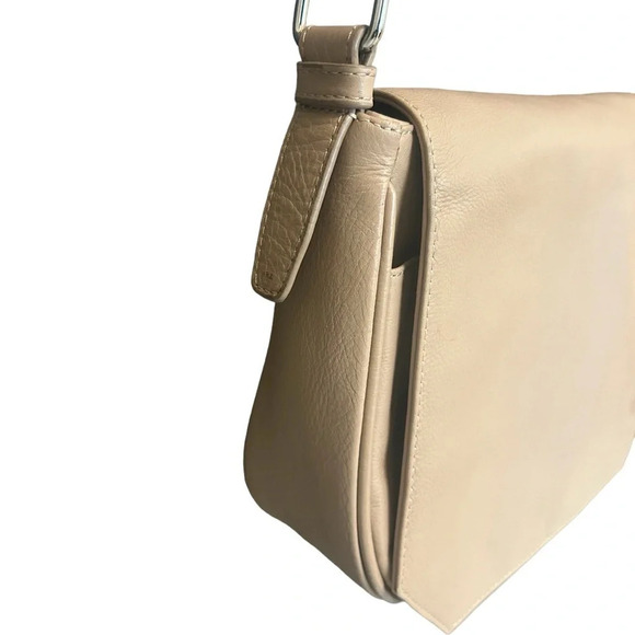 Pelle RFID leather crossbody bag - Picture 5 of 9